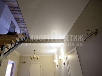 матовые натяжные потолки в прихожей 6